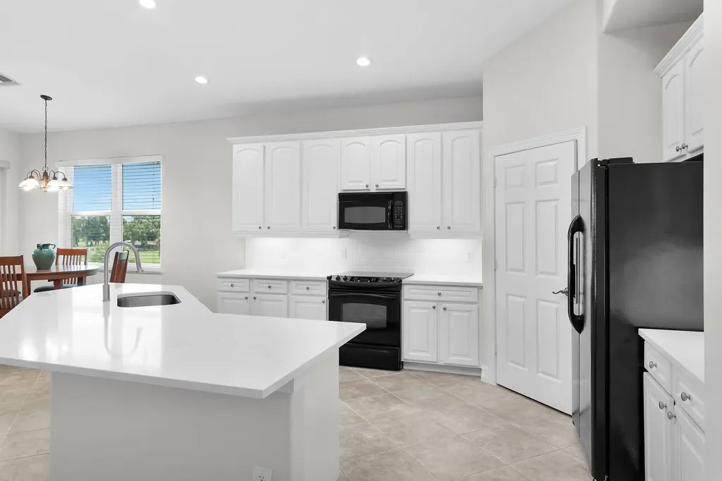 1286 Rialto Way Naples FL 34114