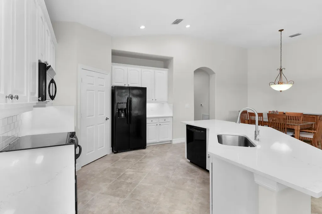 1286 Rialto Way Naples FL 34114