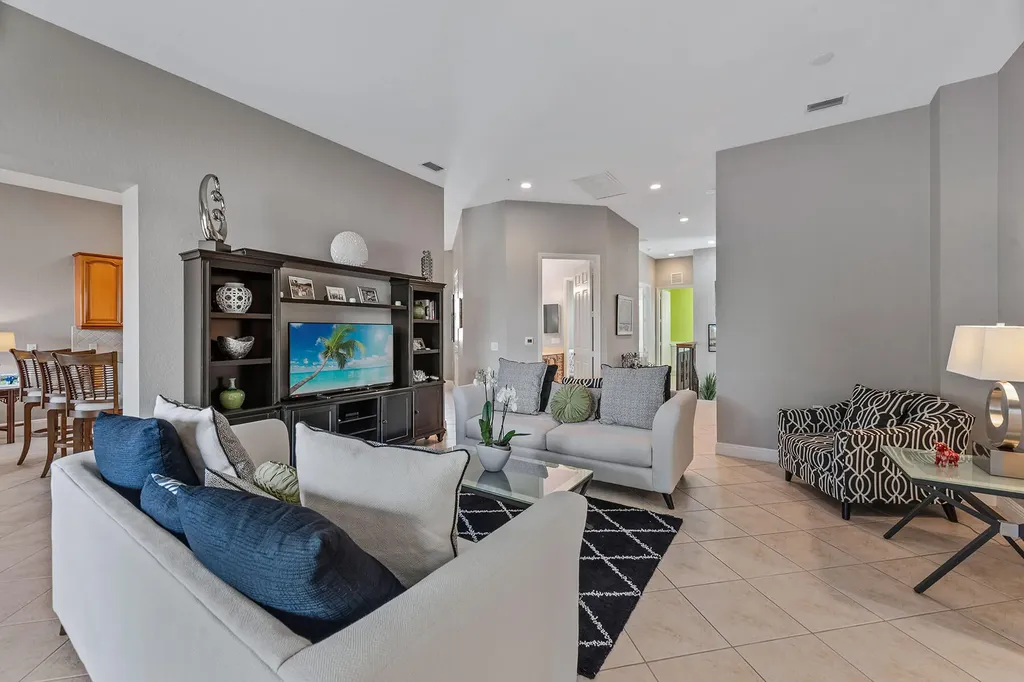 9267 Museo Circle Naples FL 34114