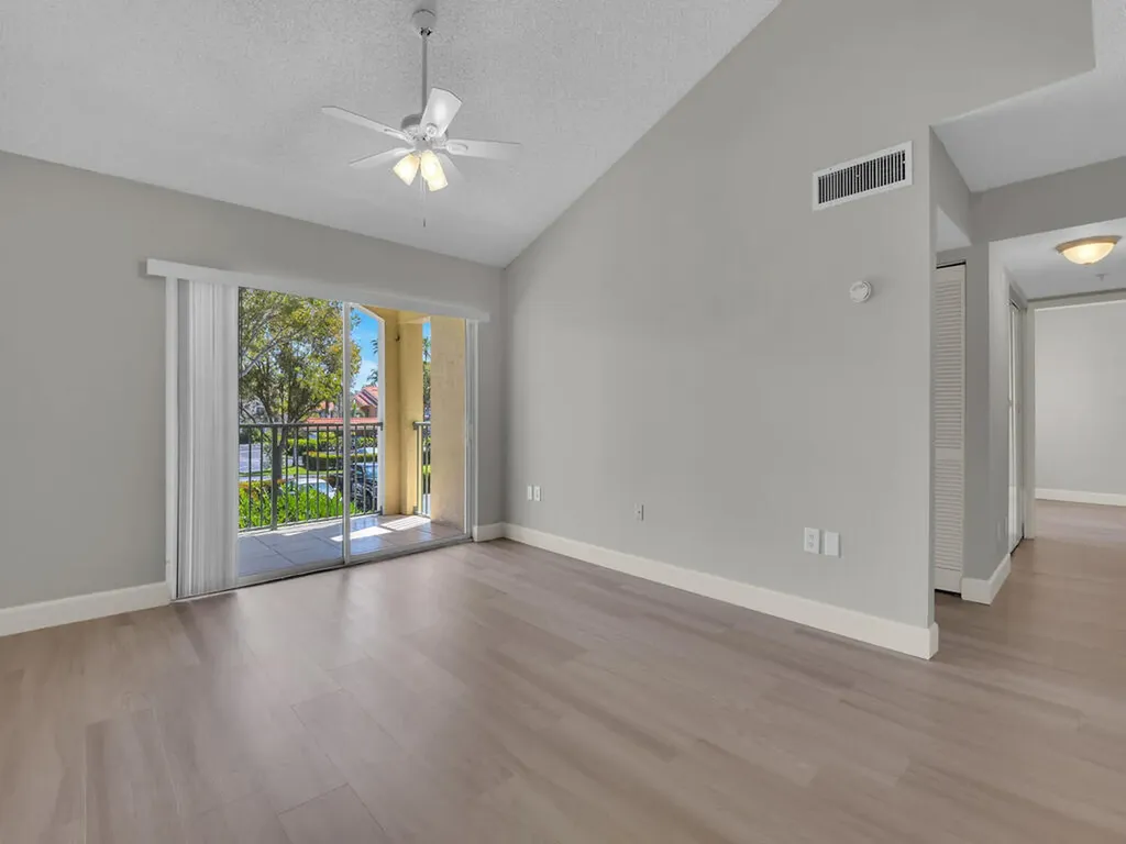 1180 Wildwood Lakes Boulevard Naples FL 34104