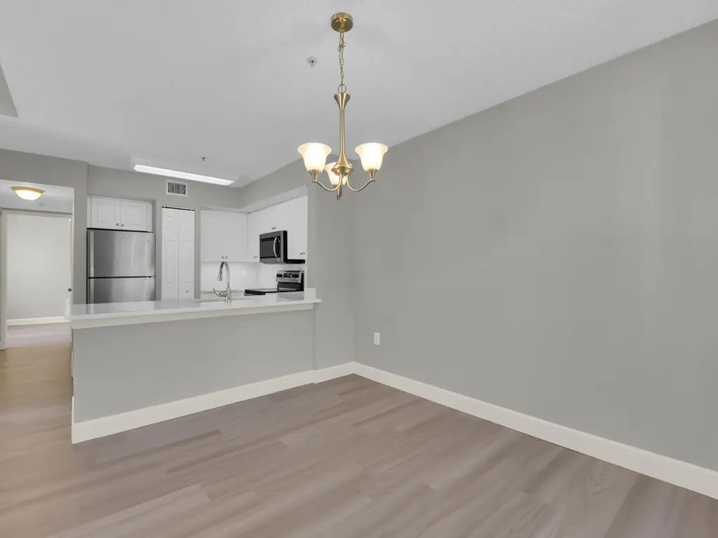 1180 Wildwood Lakes Boulevard Naples FL 34104