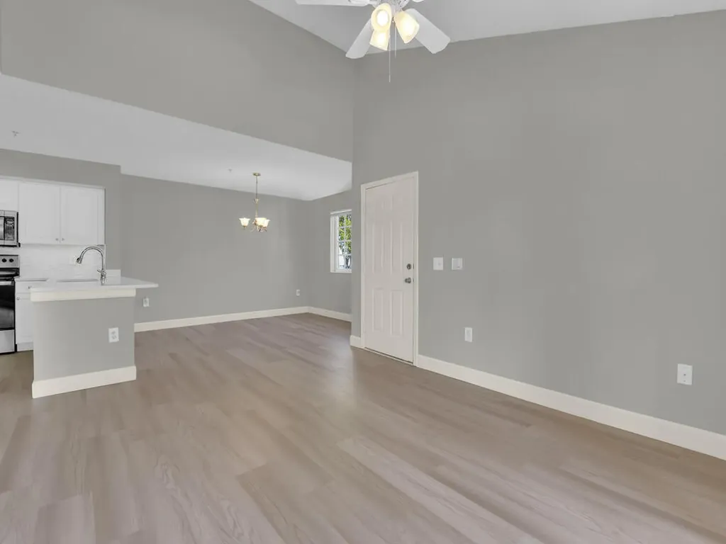 1180 Wildwood Lakes Boulevard Naples FL 34104