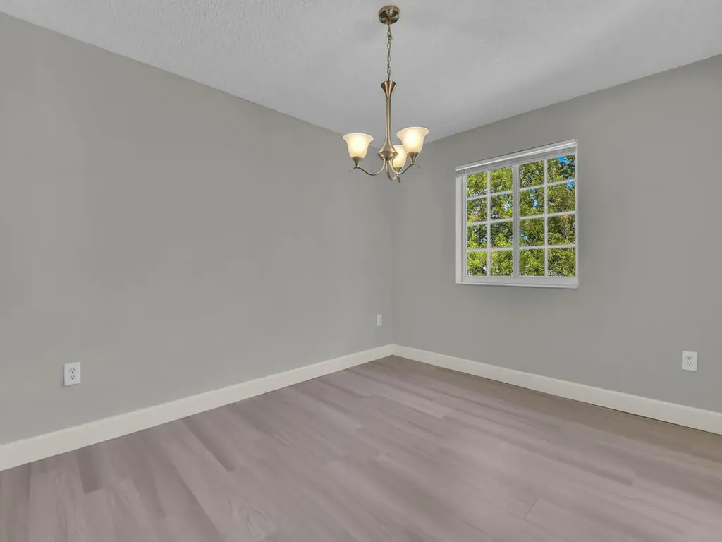 1180 Wildwood Lakes Boulevard Naples FL 34104