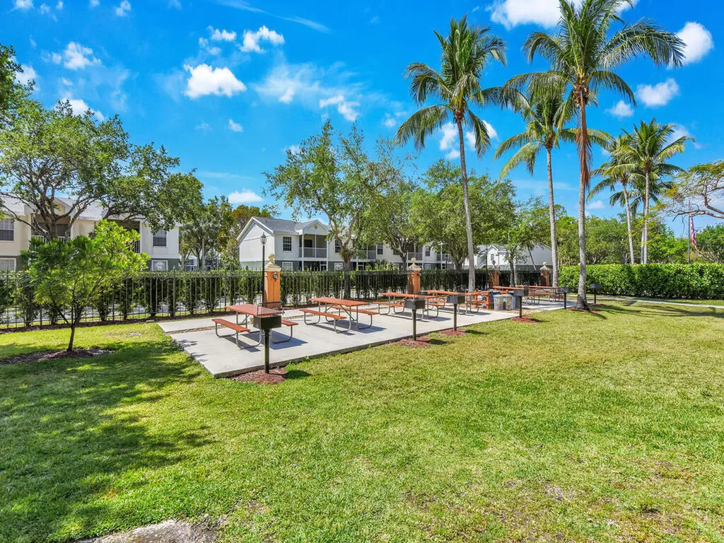 1180 Wildwood Lakes Boulevard Naples FL 34104