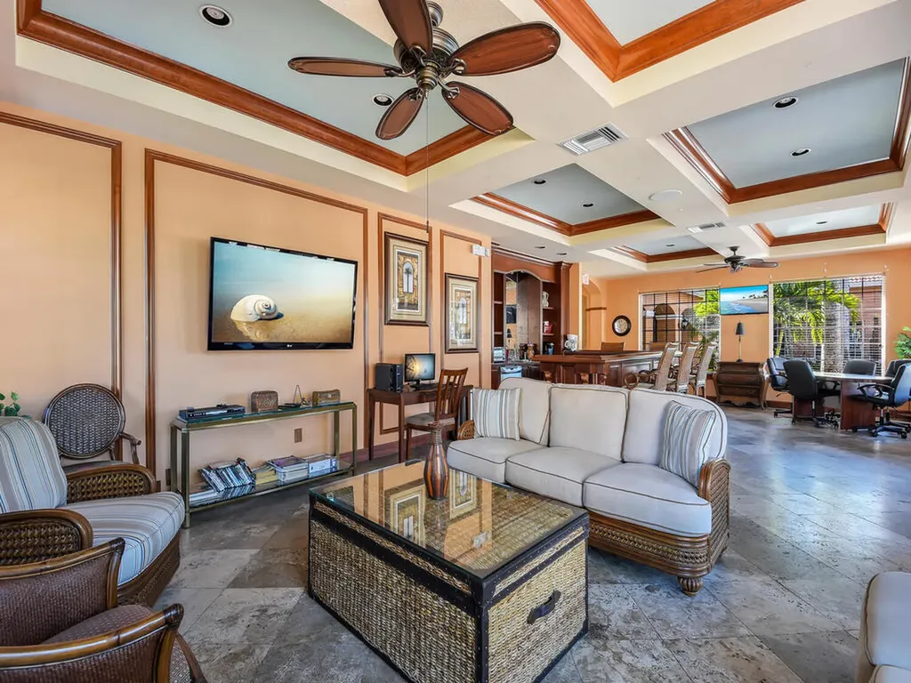 1180 Wildwood Lakes Boulevard Naples FL 34104