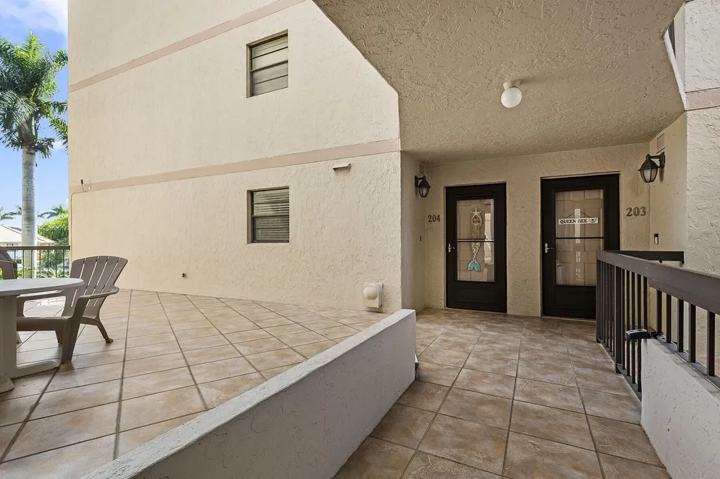 845 Collier Marco Island FL 34145