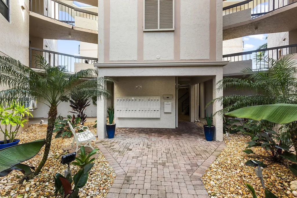 845 Collier Marco Island FL 34145