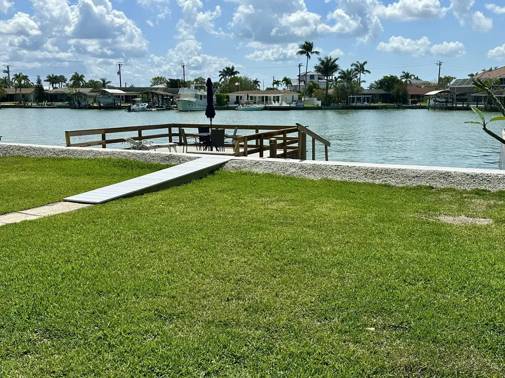 152 W Pago Pago Drive Naples FL 34113