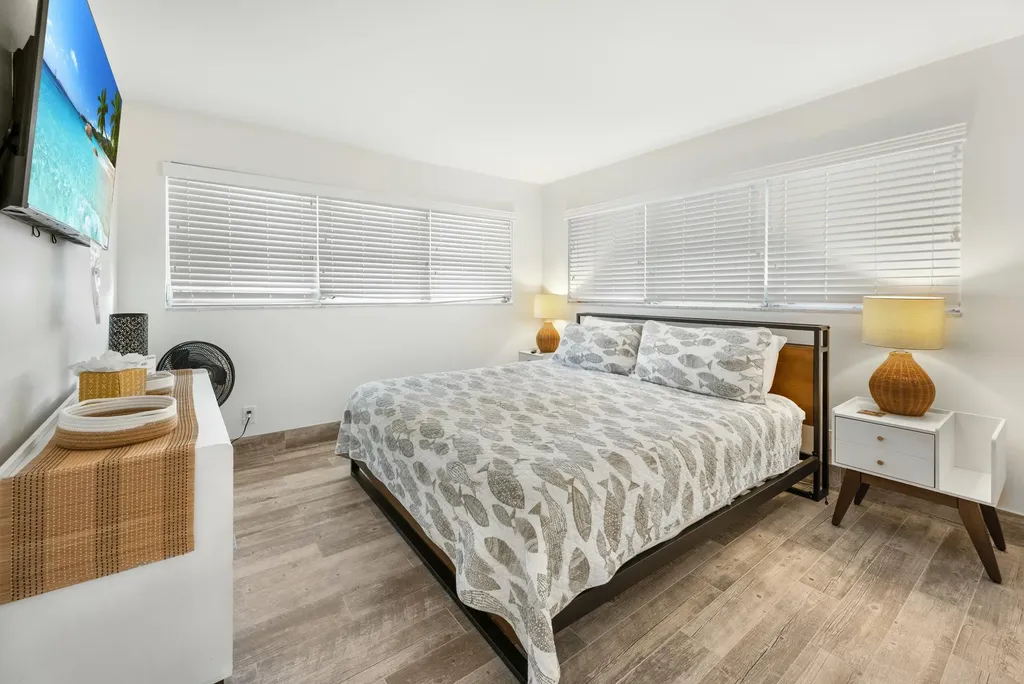 152 W Pago Pago Drive Naples FL 34113