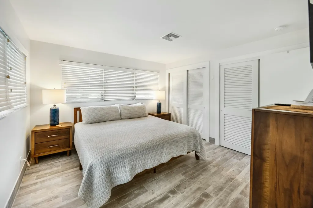 152 W Pago Pago Drive Naples FL 34113