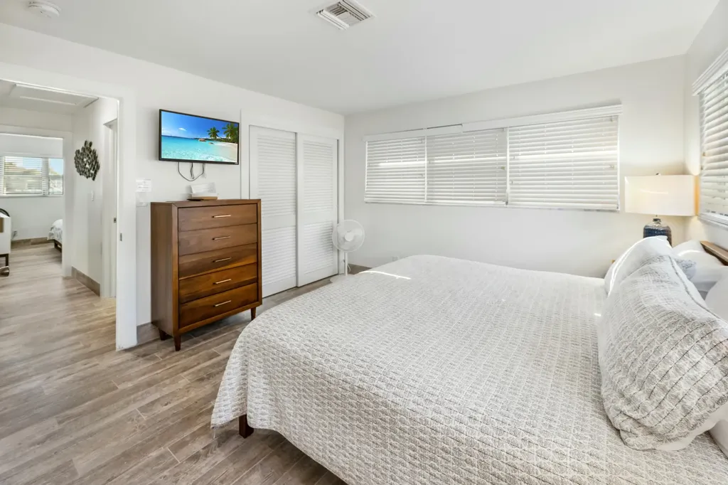 152 W Pago Pago Drive Naples FL 34113