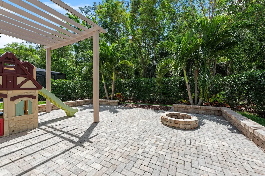 9403 Foxglove Lane Naples FL 34120