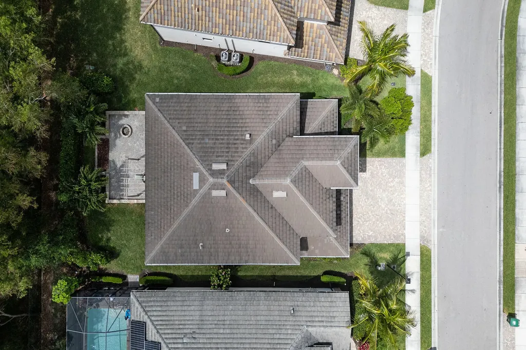 9403 Foxglove Lane Naples FL 34120