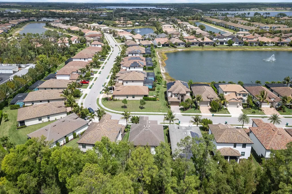 9403 Foxglove Lane Naples FL 34120