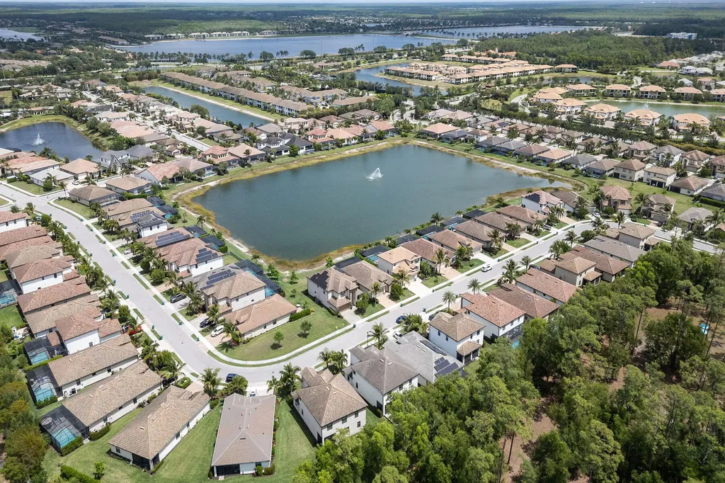 9403 Foxglove Lane Naples FL 34120