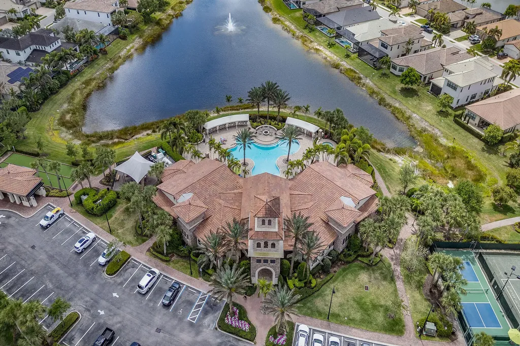 9403 Foxglove Lane Naples FL 34120