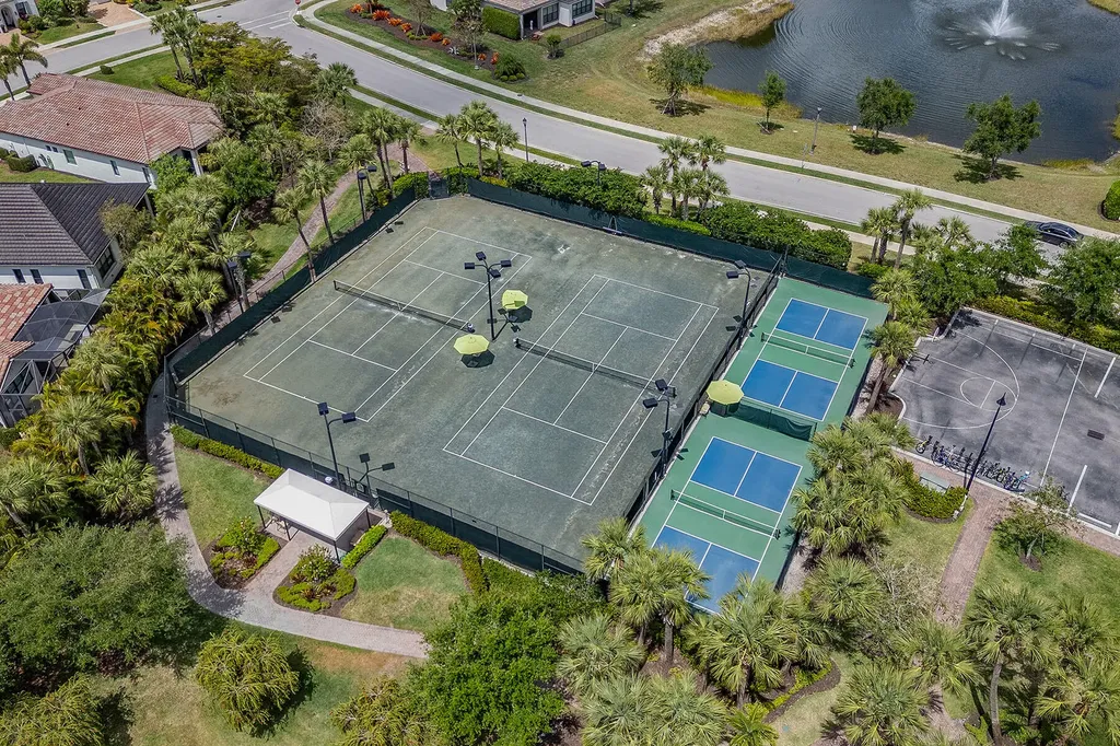 9403 Foxglove Lane Naples FL 34120