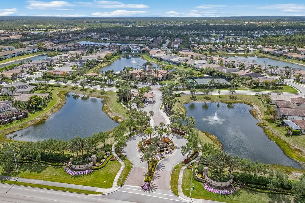 9403 Foxglove Lane Naples FL 34120