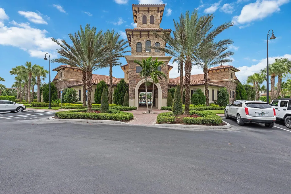 9403 Foxglove Lane Naples FL 34120