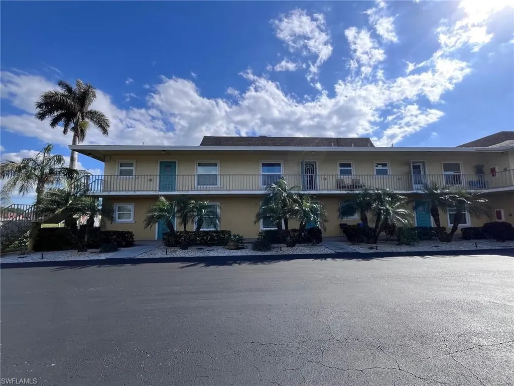 401 Charlemagne Boulevard Naples FL 34112