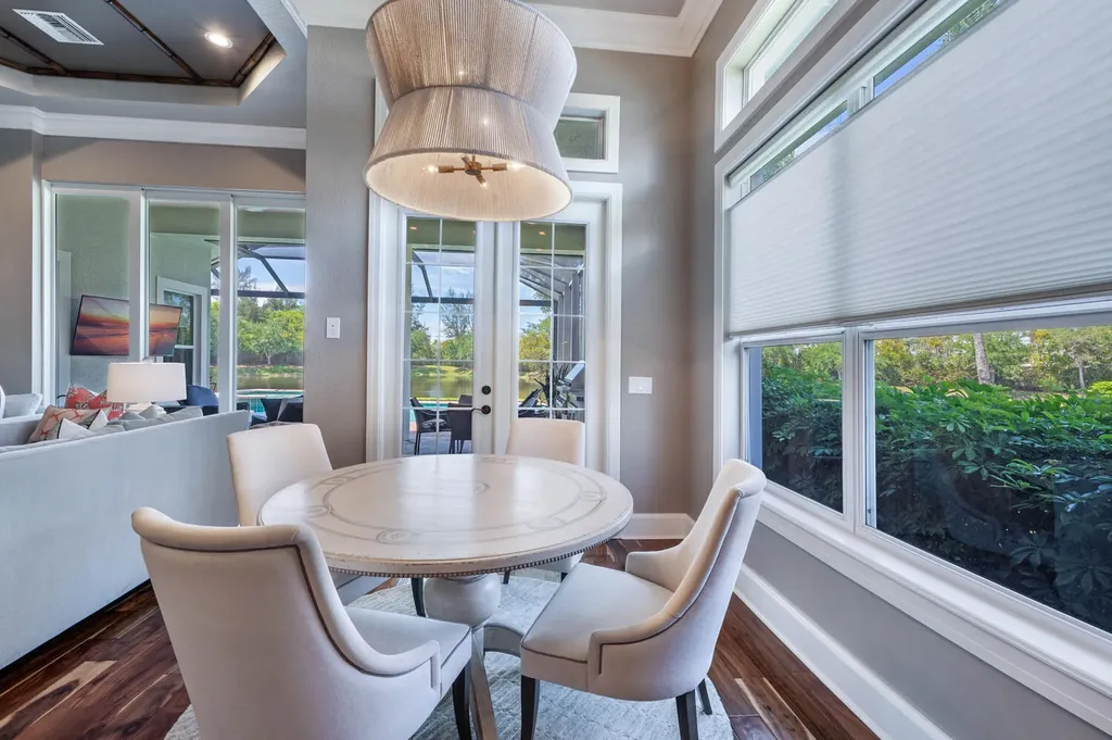 3086 Aviamar Circle Naples FL 34114