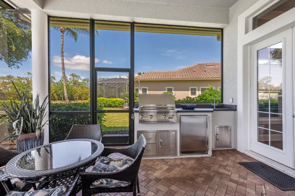 3086 Aviamar Circle Naples FL 34114