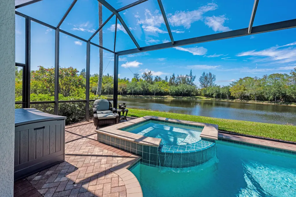 3086 Aviamar Circle Naples FL 34114