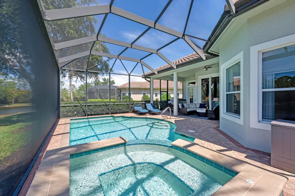 3086 Aviamar Circle Naples FL 34114