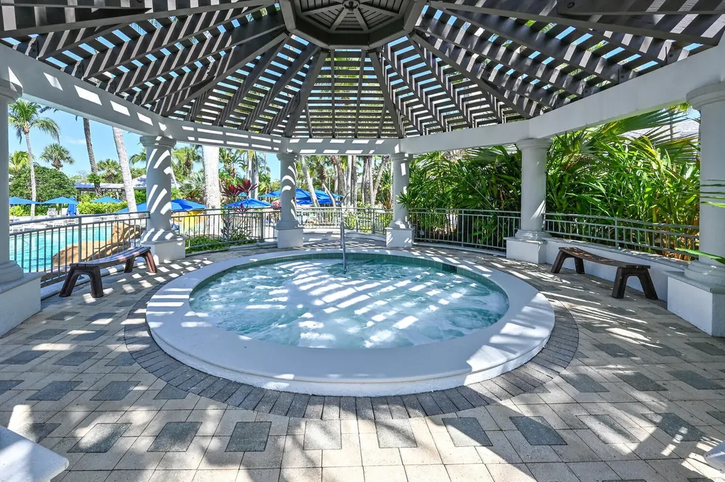 3086 Aviamar Circle Naples FL 34114