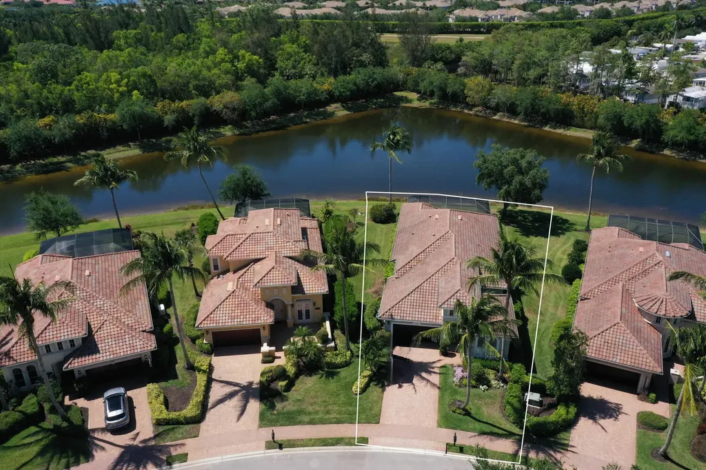 3086 Aviamar Circle Naples FL 34114