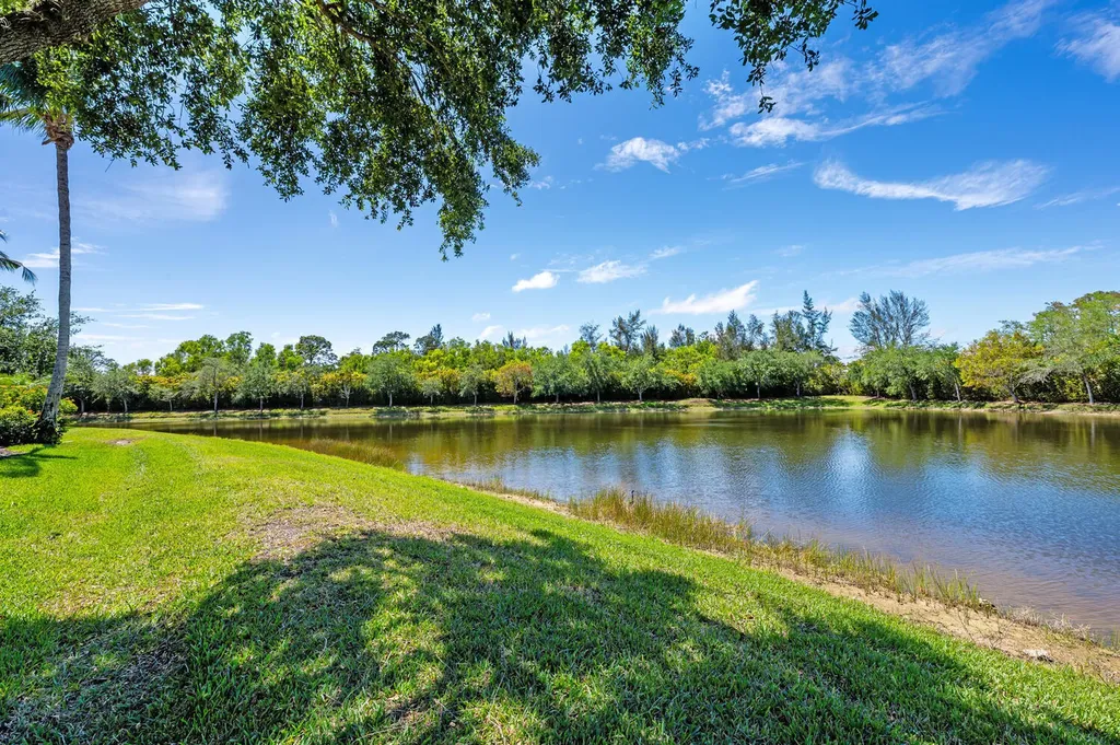 3086 Aviamar Circle Naples FL 34114