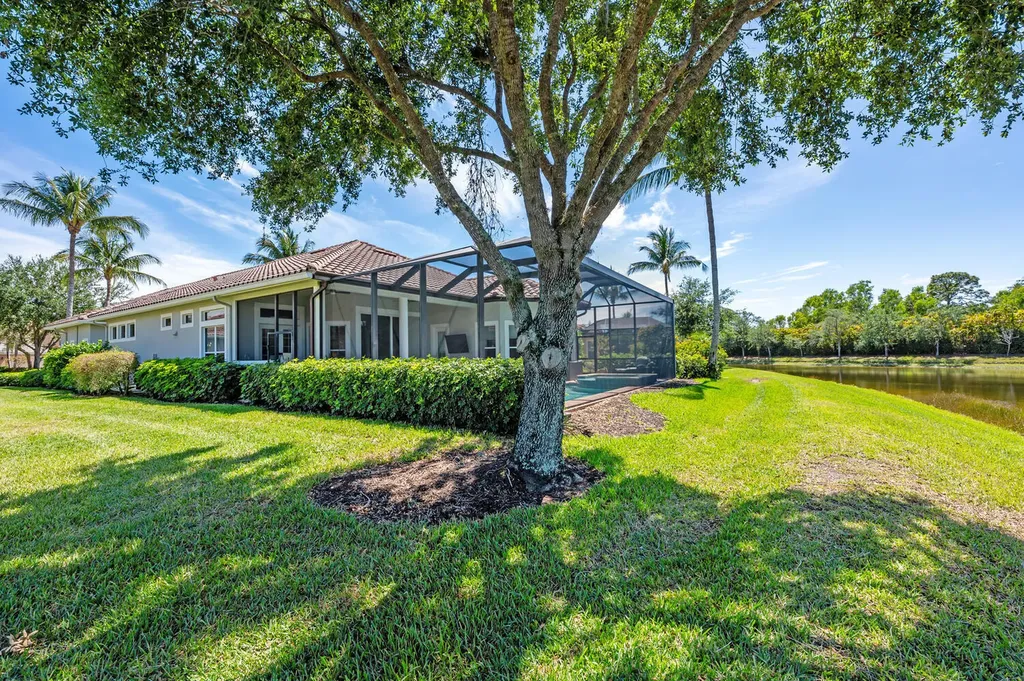 3086 Aviamar Circle Naples FL 34114