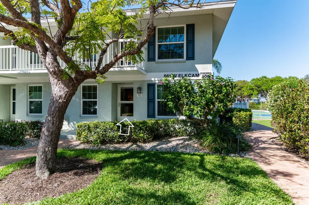 661 W Elkcam Circle Marco Island FL 34145