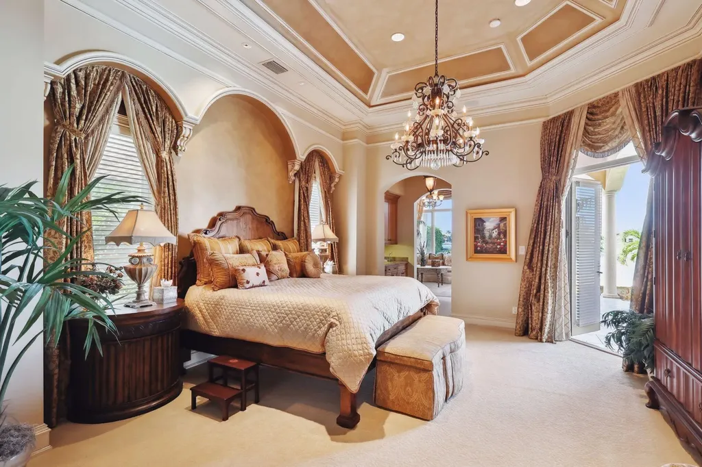 580 S Heathwood Drive Marco Island FL 34145