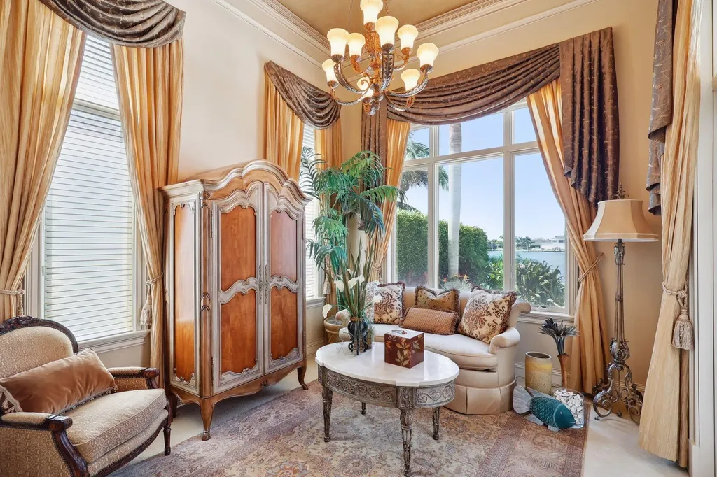 580 S Heathwood Drive Marco Island FL 34145