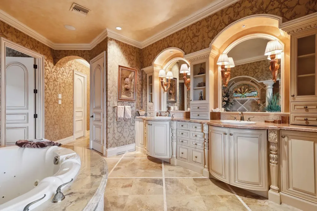 580 S Heathwood Drive Marco Island FL 34145