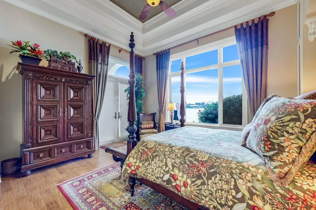 580 S Heathwood Drive Marco Island FL 34145