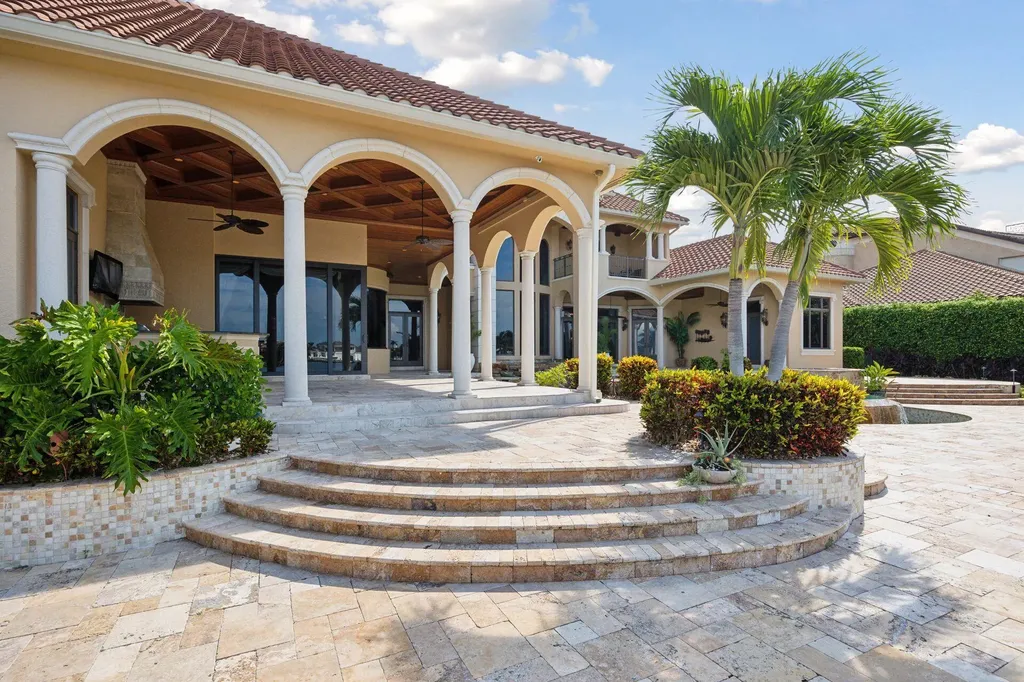 580 S Heathwood Drive Marco Island FL 34145