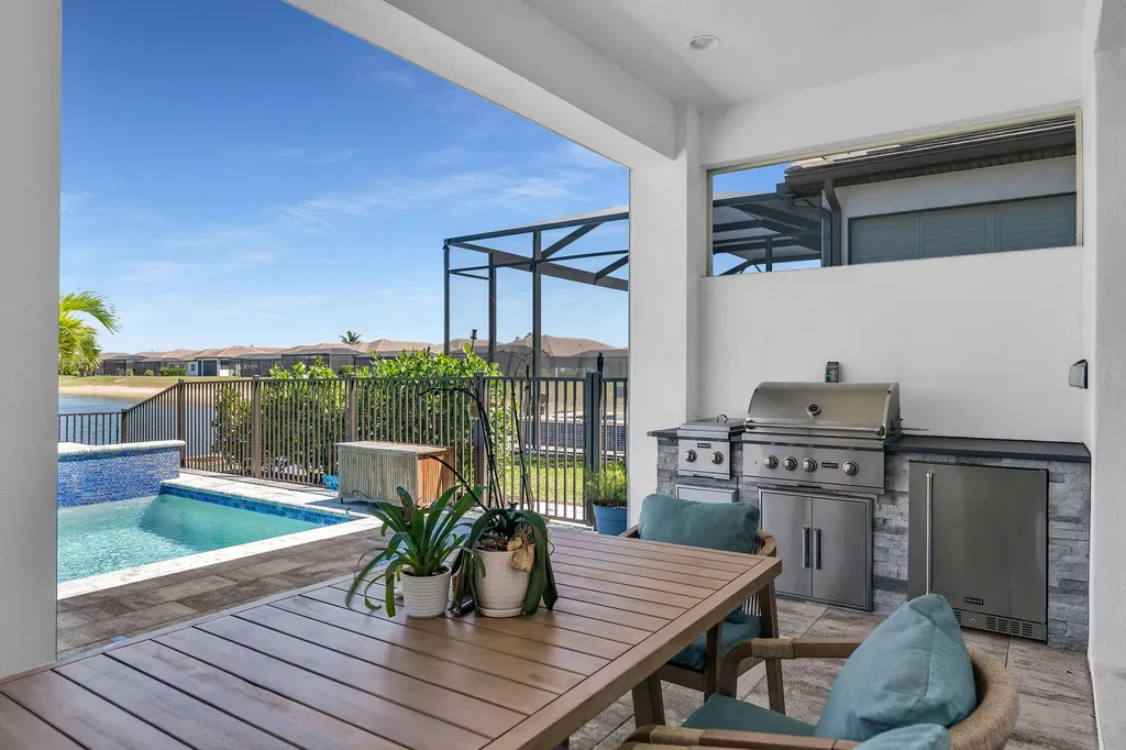 3697 Sapphire Cove Circle Naples FL 34114