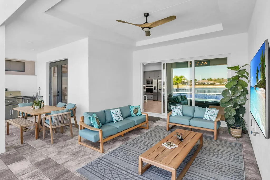 3697 Sapphire Cove Circle Naples FL 34114