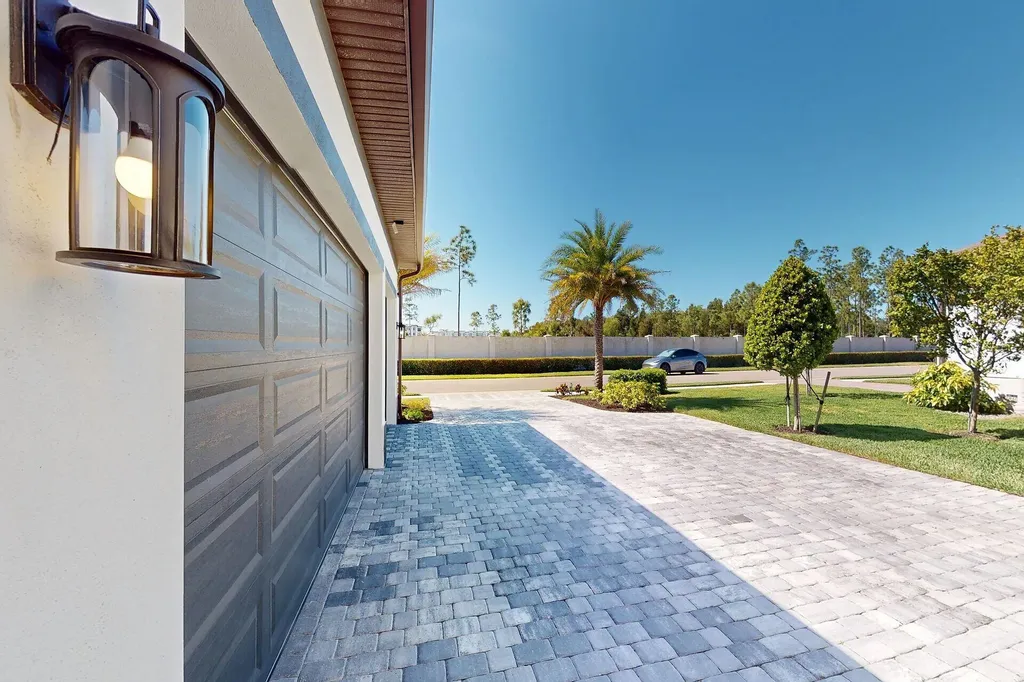 3697 Sapphire Cove Circle Naples FL 34114