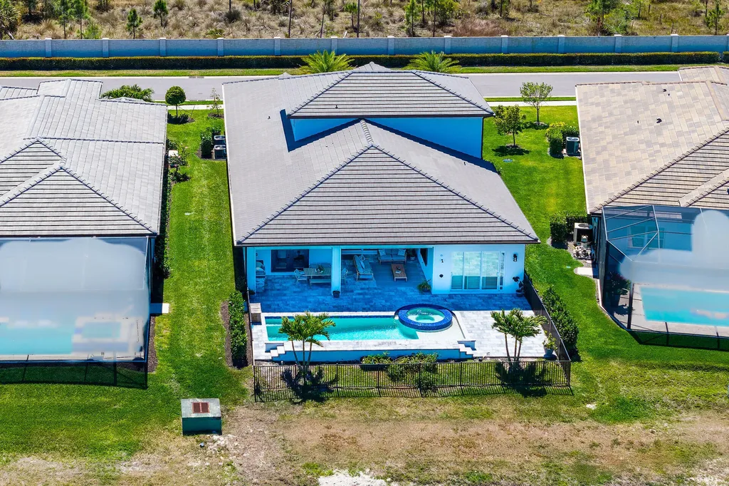 3697 Sapphire Cove Circle Naples FL 34114