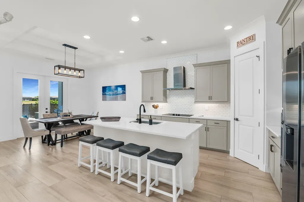 3697 Sapphire Cove Circle Naples FL 34114