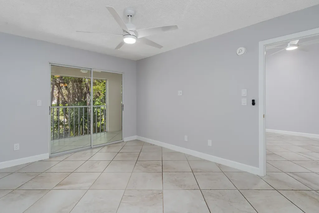 1706 Kings Lake Naples FL 34112
