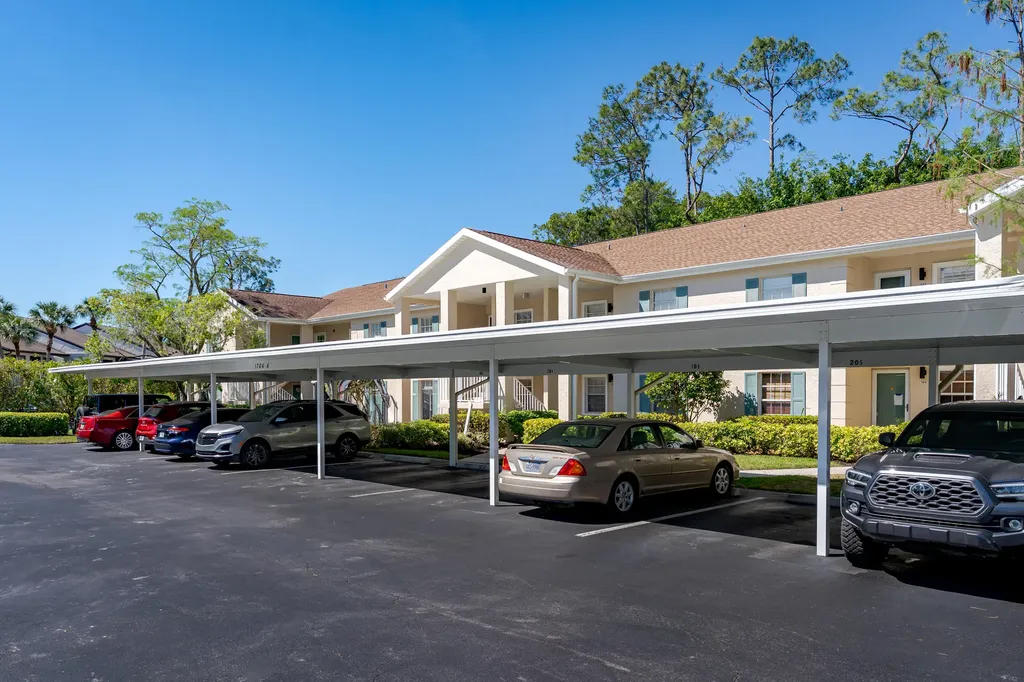 1706 Kings Lake Naples FL 34112