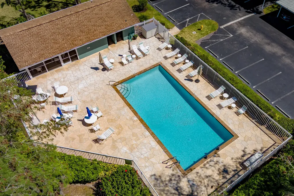 1706 Kings Lake Naples FL 34112