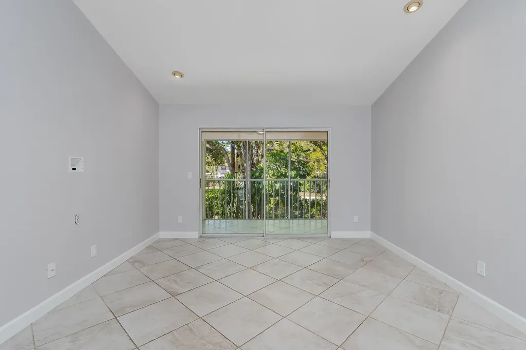 1706 Kings Lake Naples FL 34112