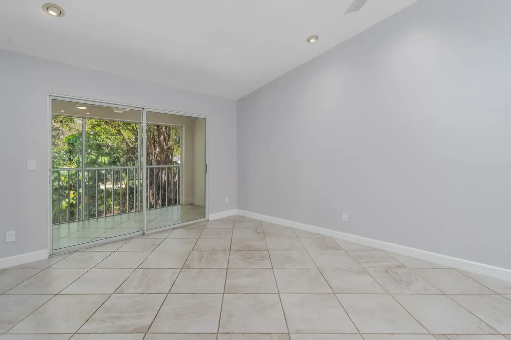 1706 Kings Lake Naples FL 34112