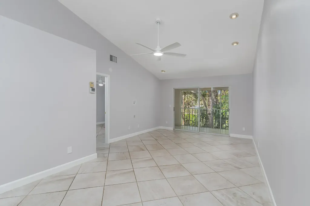 1706 Kings Lake Naples FL 34112