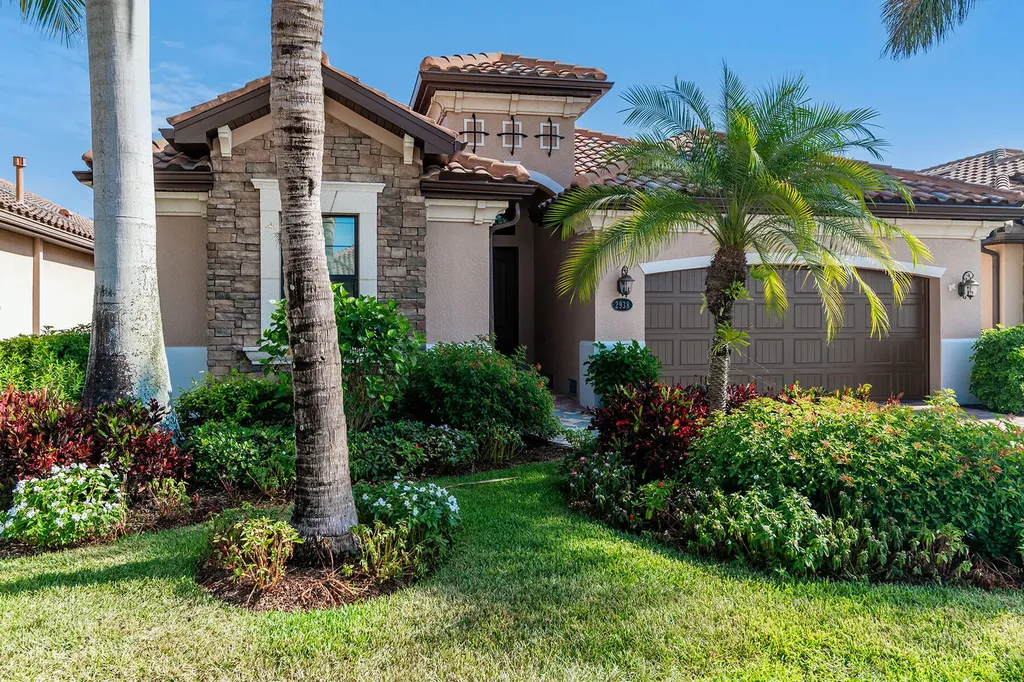 2938 Aviamar Circle Naples FL 34114